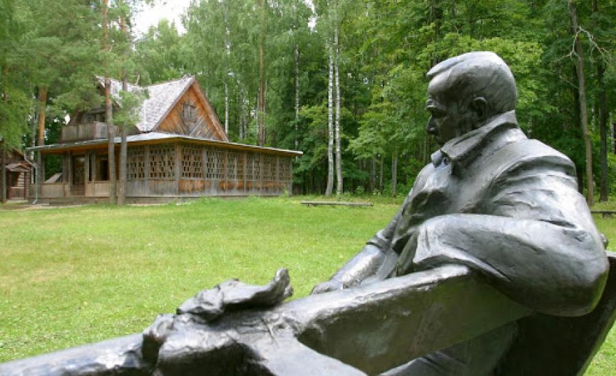 Школьная экскурсия в Левки из Витебска, музей Янки купалы