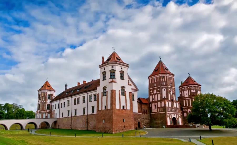 Мирский замок, экскурсии из Минска